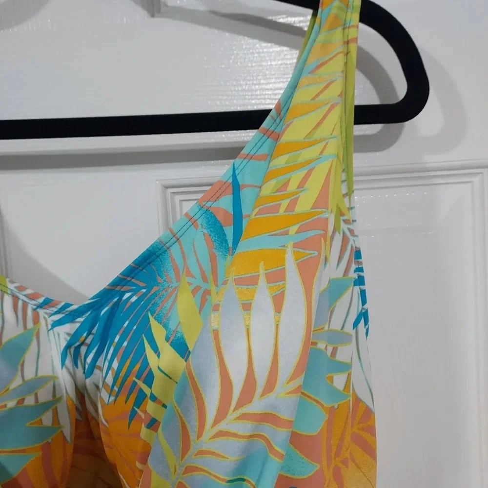 NWOT D&Co Beach Tropical Tankini Swimsuit Top Only in Size 20W